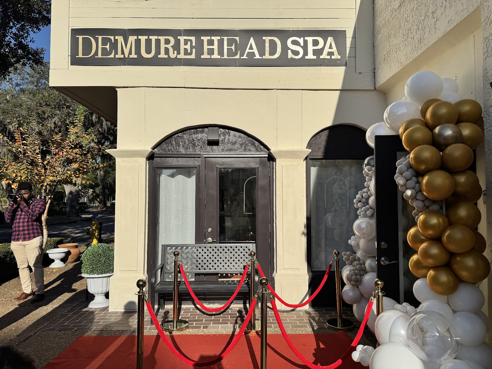 Demure Head Spa nail photo 3